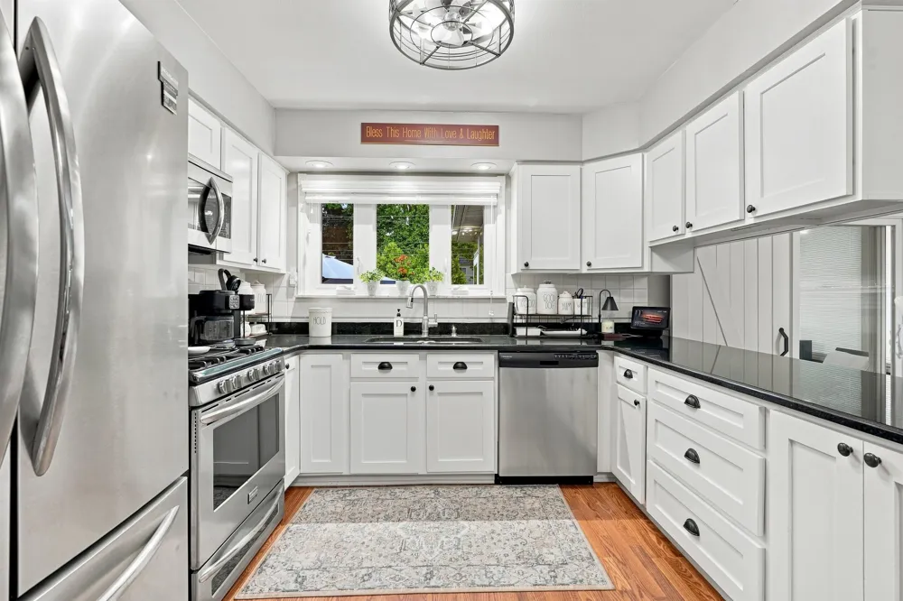 14122 Hubbard Street Livonia City, MI 48154