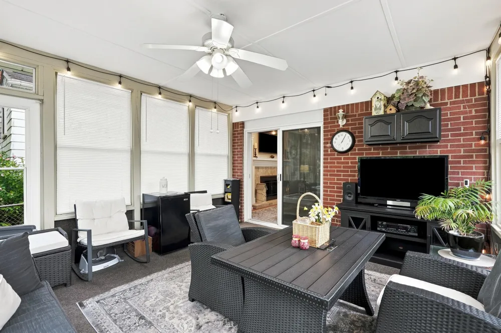 14122 Hubbard Street Livonia City, MI 48154