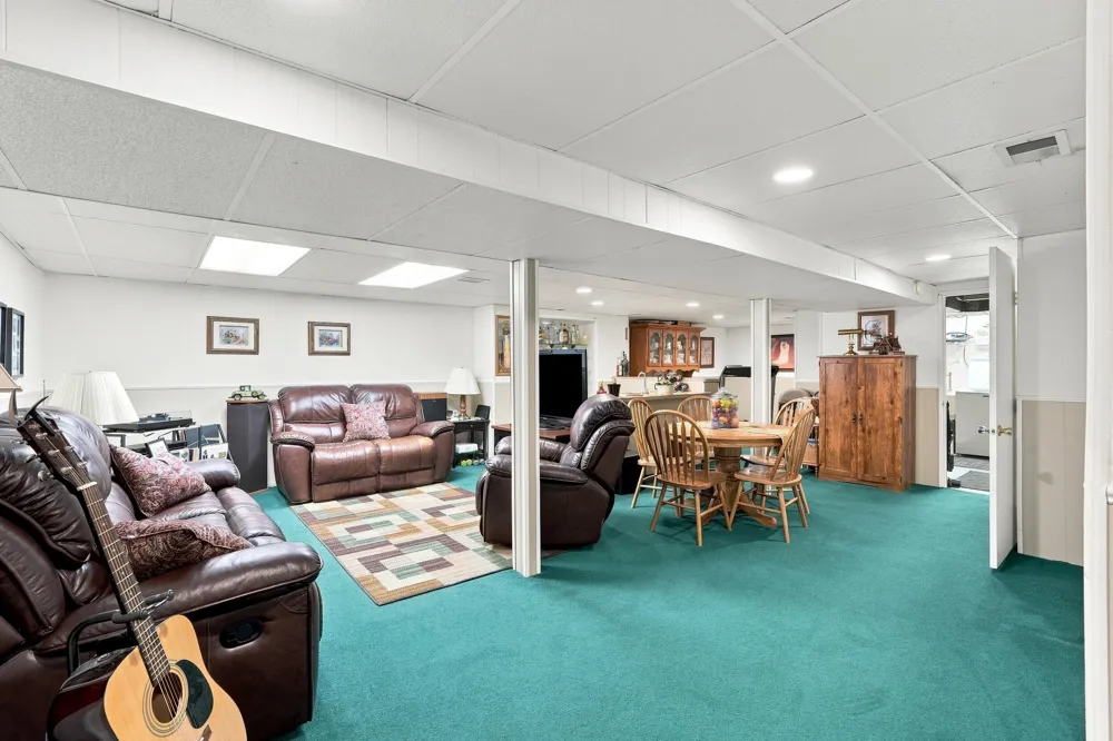 14122 Hubbard Street Livonia City, MI 48154