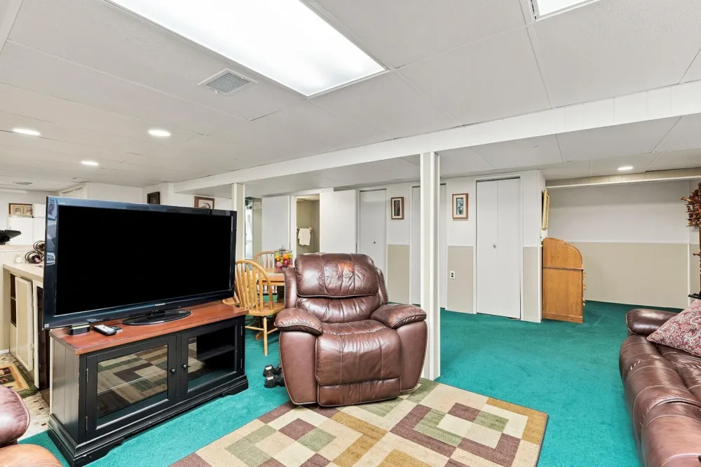 14122 Hubbard Street Livonia City, MI 48154