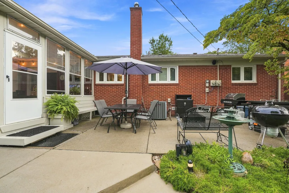 14122 Hubbard Street Livonia City, MI 48154