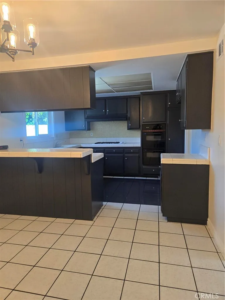 2530 S Rene Santa Ana, CA 92704