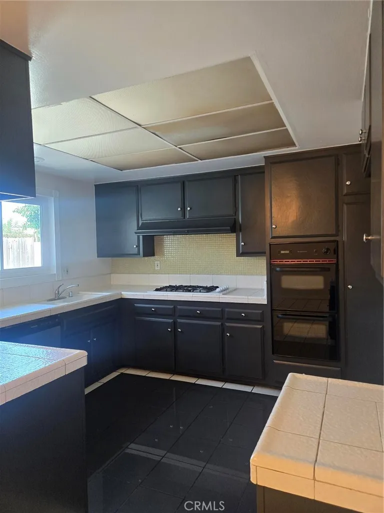 2530 S Rene Santa Ana, CA 92704