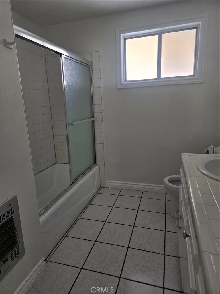 2530 S Rene Santa Ana, CA 92704