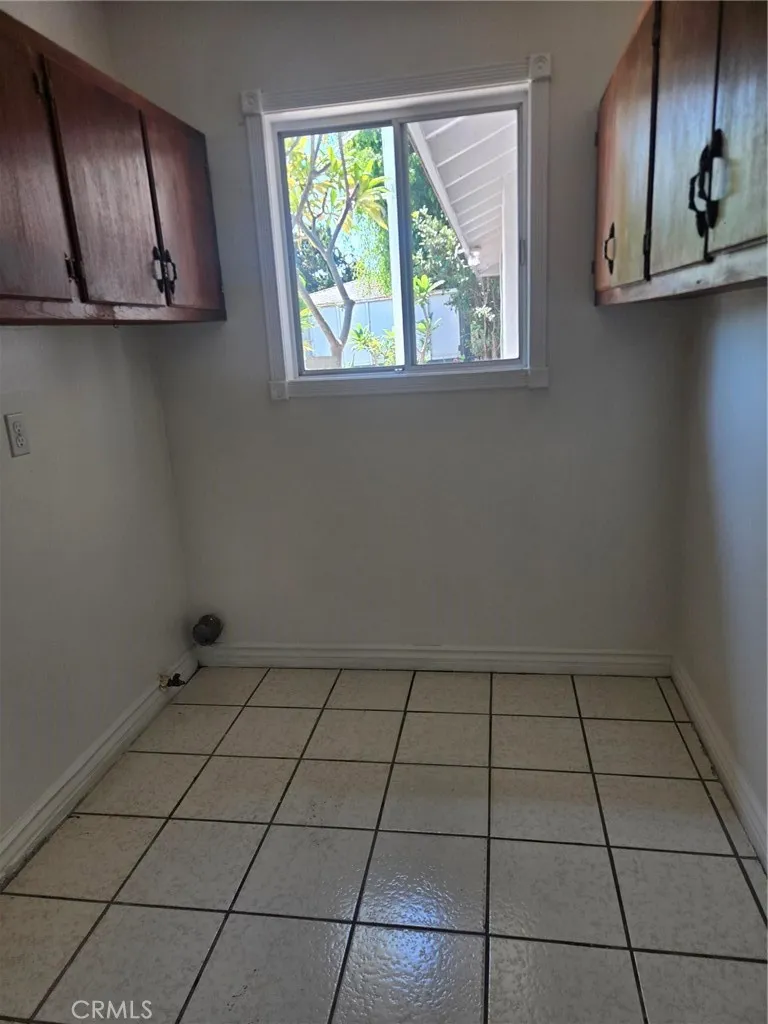 2530 S Rene Santa Ana, CA 92704