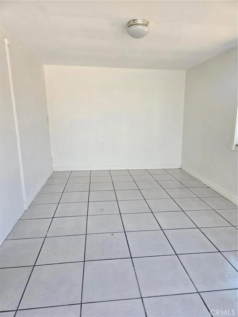 2530 S Rene Santa Ana, CA 92704
