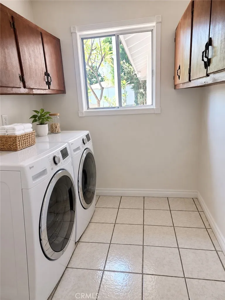2530 S Rene Santa Ana, CA 92704