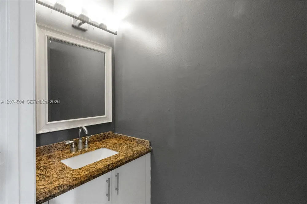 2082 Madeira Dr #2082 Weston, FL 33327