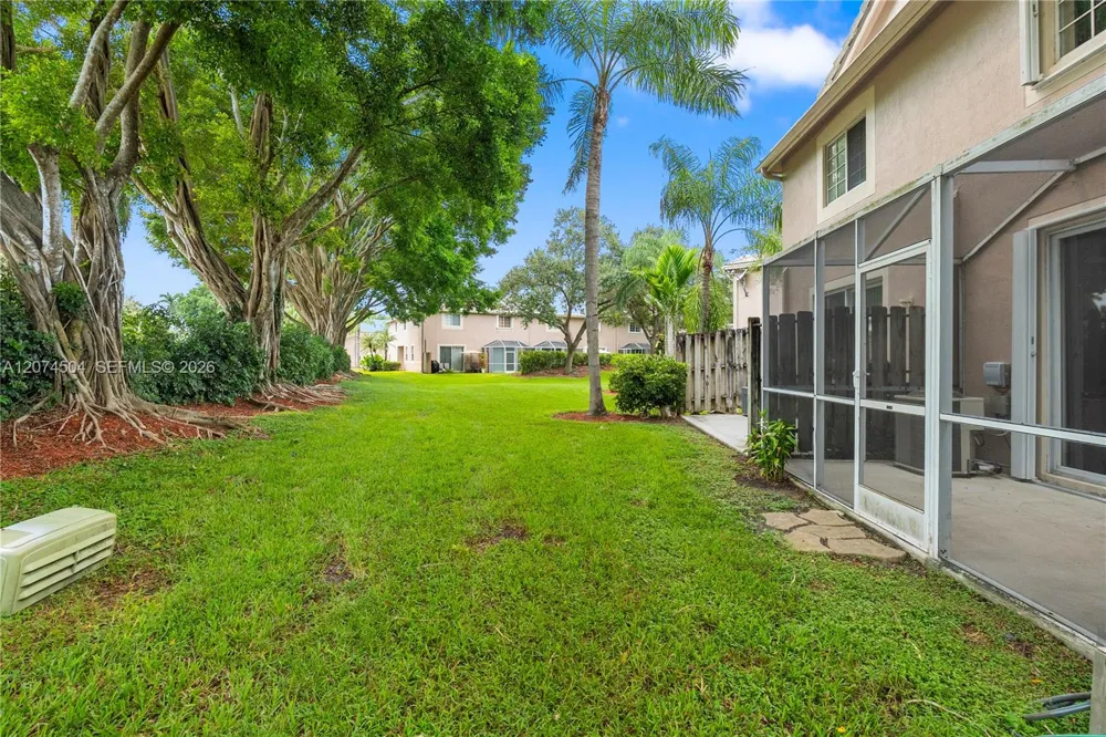 2082 Madeira Dr #2082 Weston, FL 33327