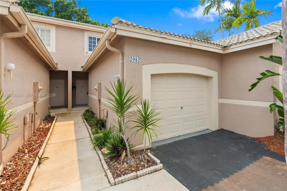2082 Madeira Dr #2082 Weston, FL 33327