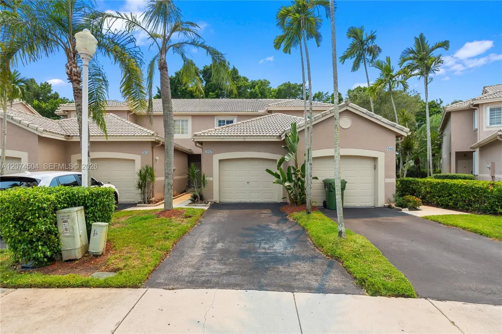 2082 Madeira Dr #2082 Weston, FL 33327