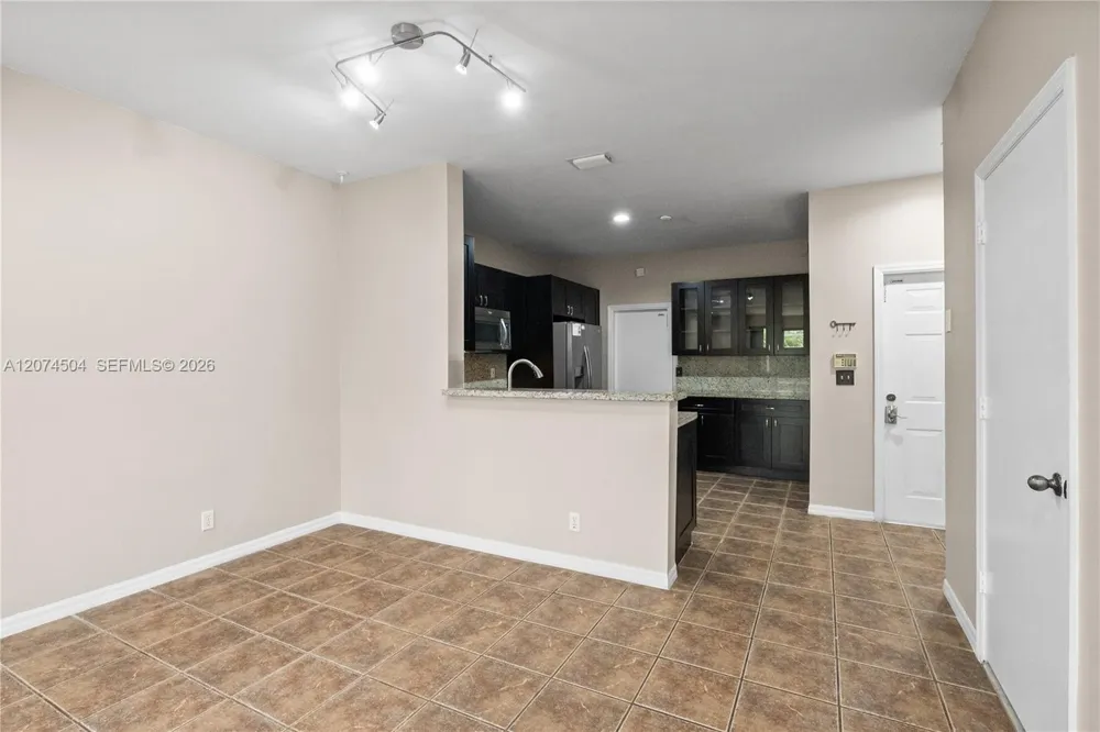 2082 Madeira Dr #2082 Weston, FL 33327