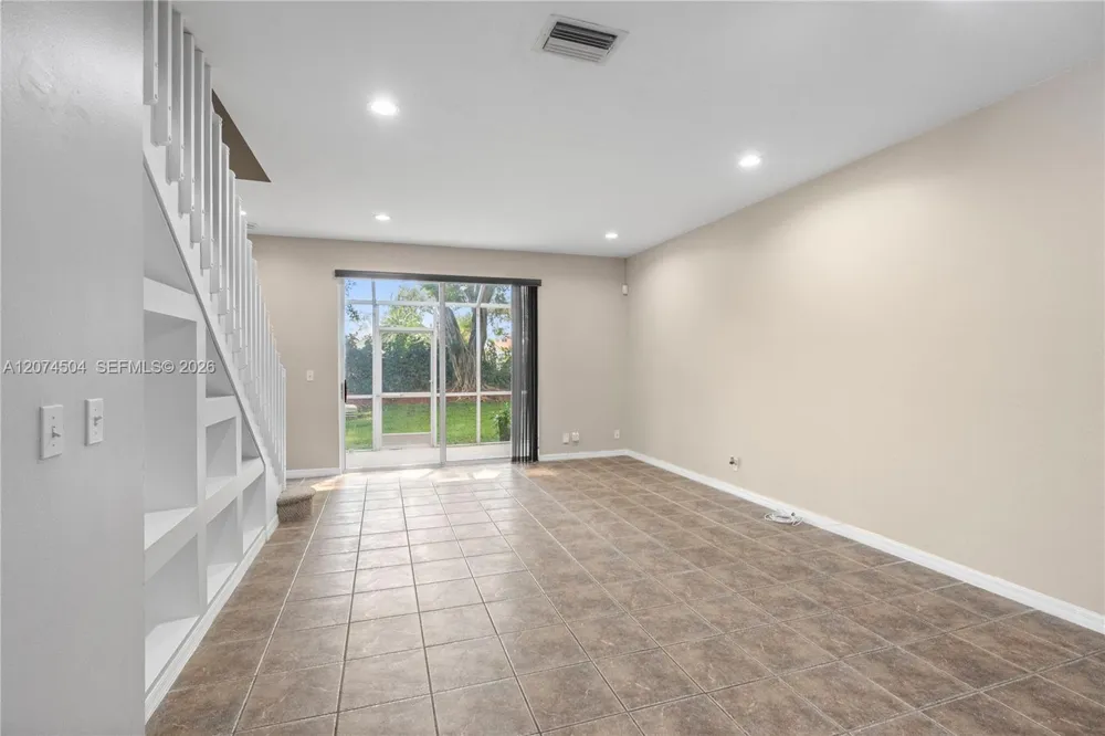 2082 Madeira Dr #2082 Weston, FL 33327