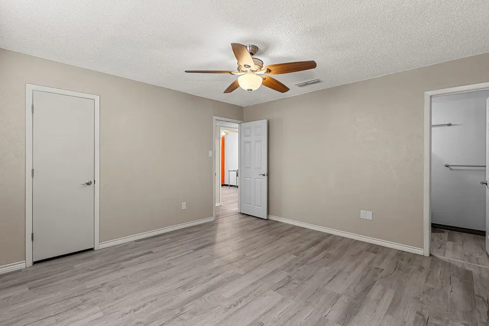 223 Countryside Drive Arlington, TX 76014