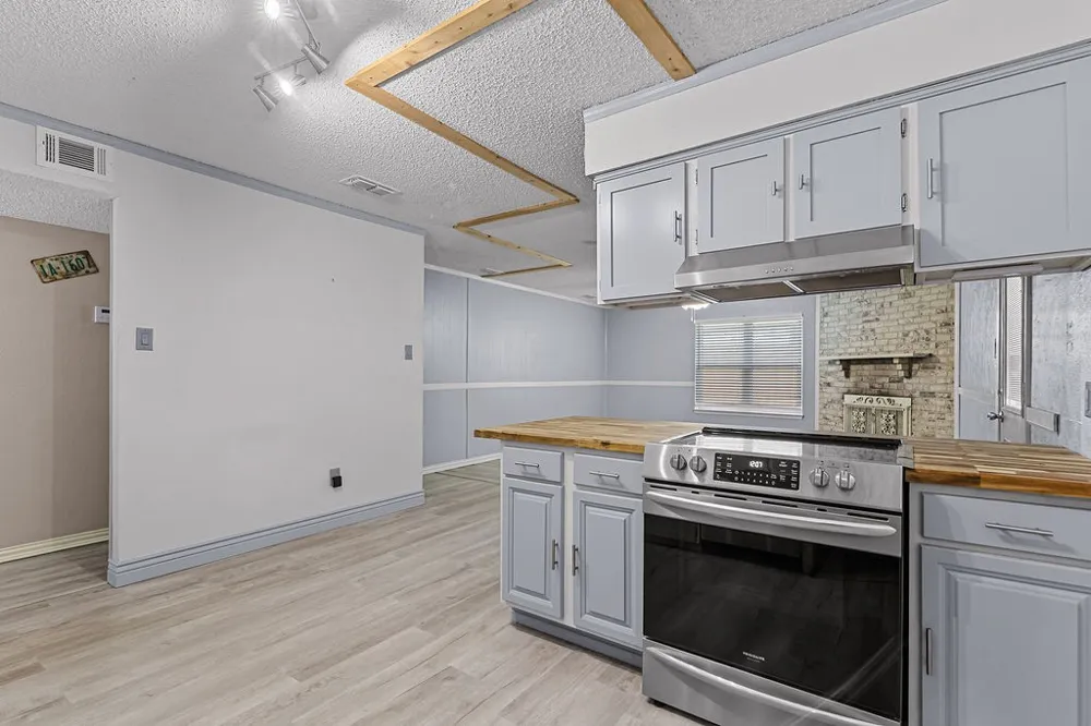 223 Countryside Drive Arlington, TX 76014