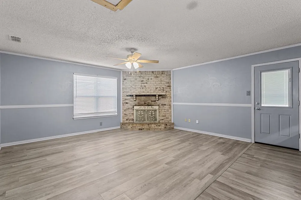 223 Countryside Drive Arlington, TX 76014