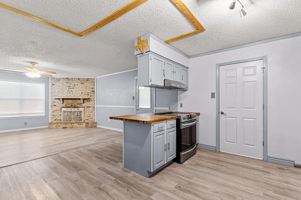 223 Countryside Drive Arlington, TX 76014