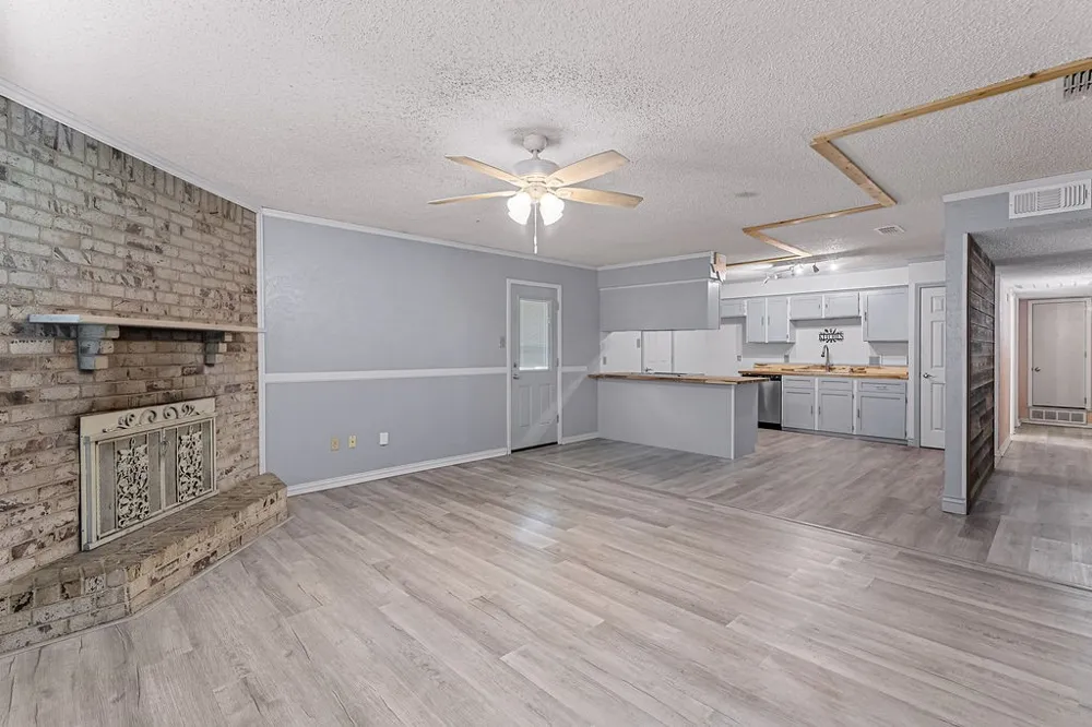 223 Countryside Drive Arlington, TX 76014