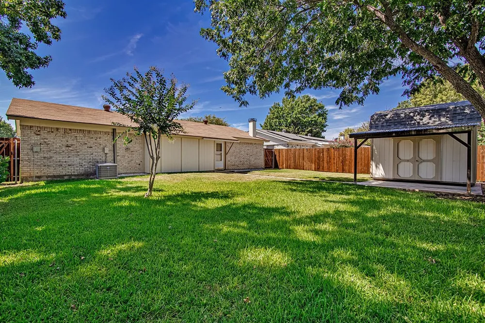 223 Countryside Drive Arlington, TX 76014