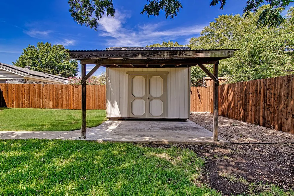 223 Countryside Drive Arlington, TX 76014