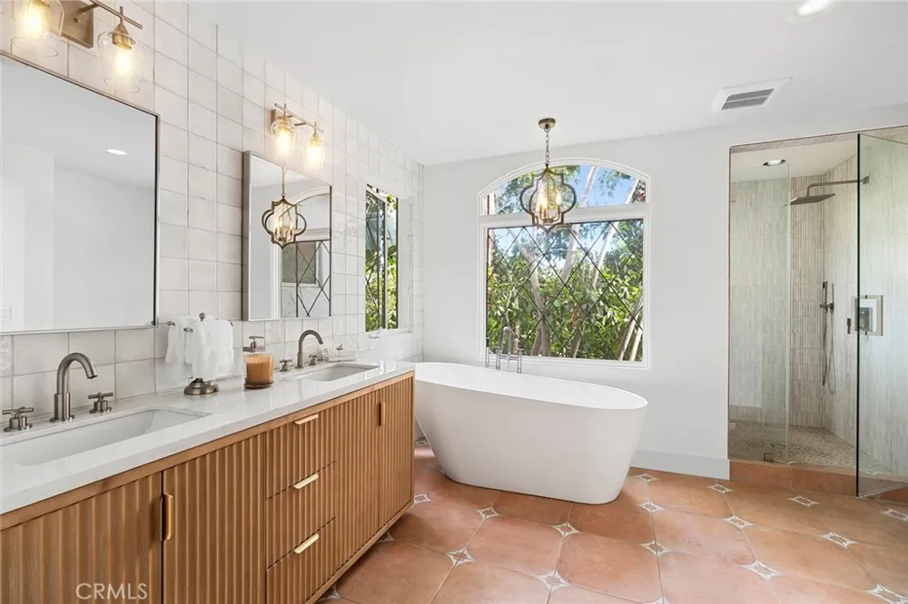 31402 Ocean View Laguna Beach, CA 92651