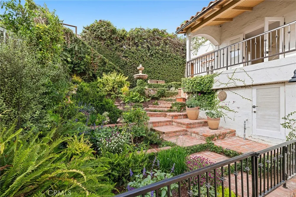 31402 Ocean View Laguna Beach, CA 92651