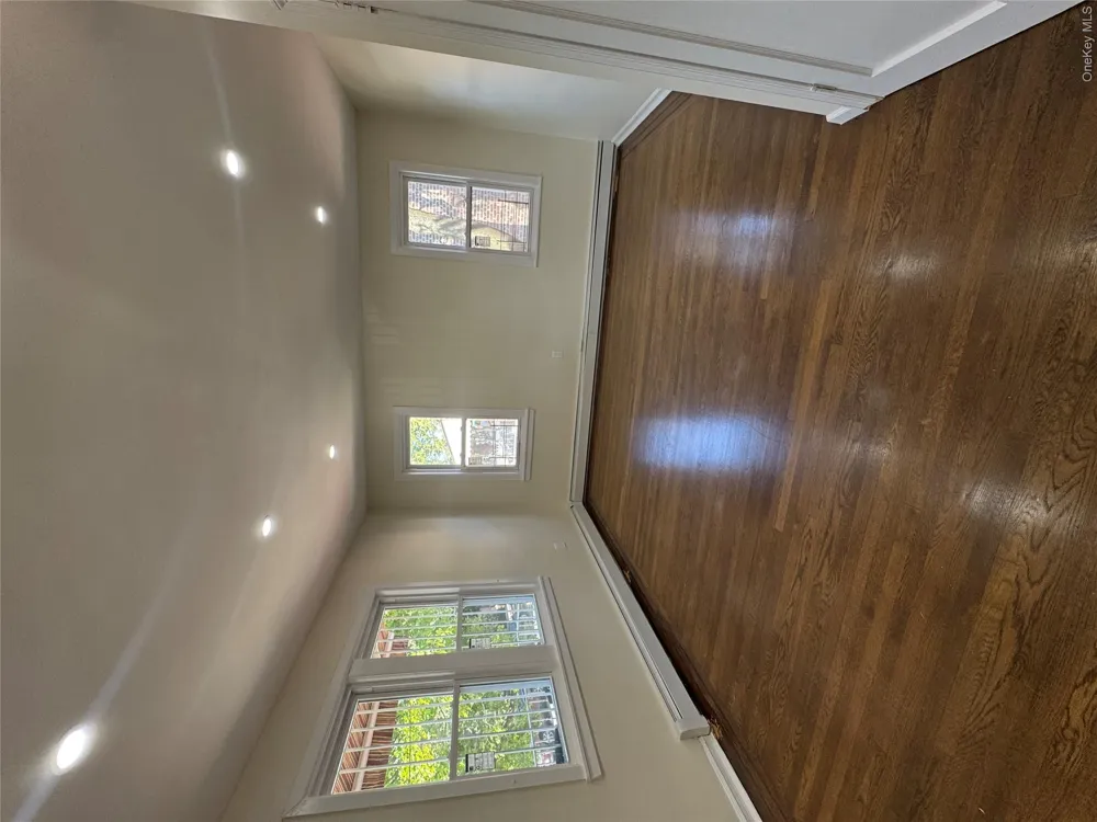 1054 Lydig Avenue Bronx, NY 10461