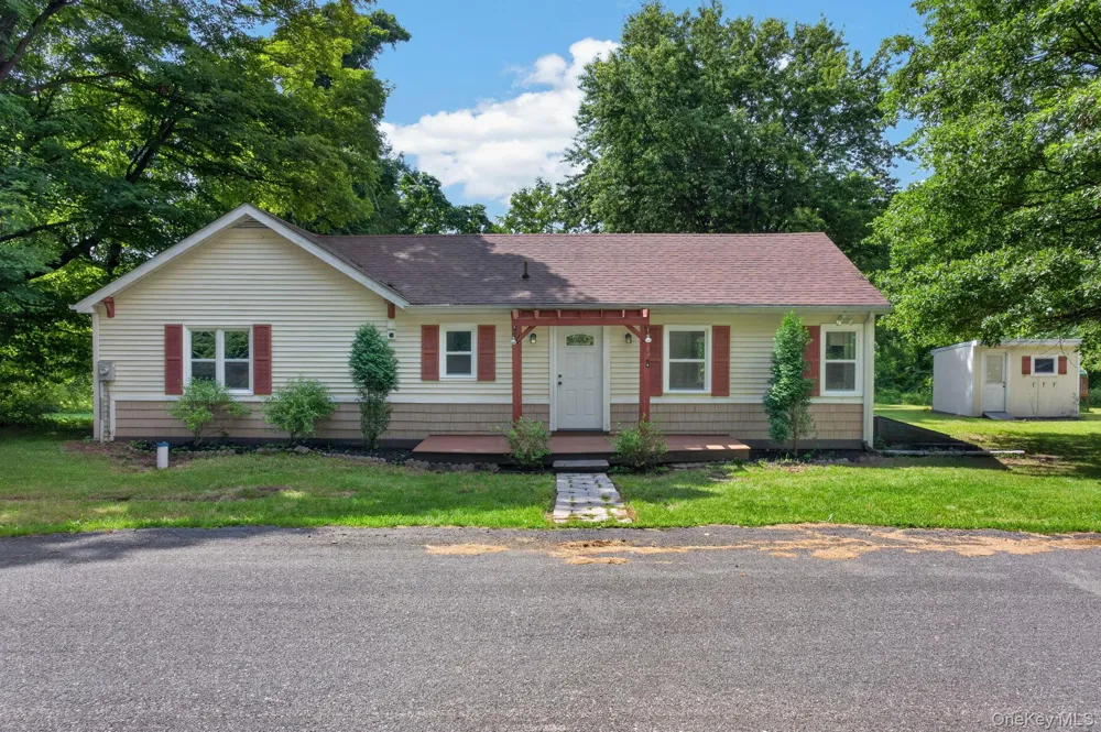 33 Warren Myer Road Saugerties, NY 12477