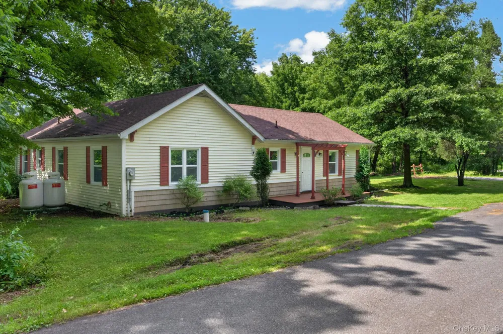 33 Warren Myer Road Saugerties, NY 12477
