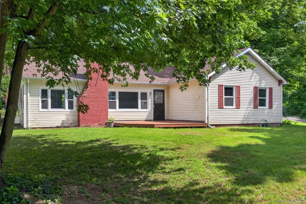 33 Warren Myer Road Saugerties, NY 12477