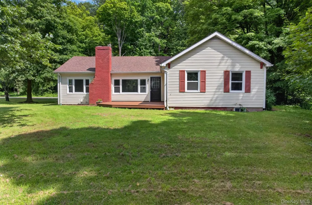 33 Warren Myer Road Saugerties, NY 12477