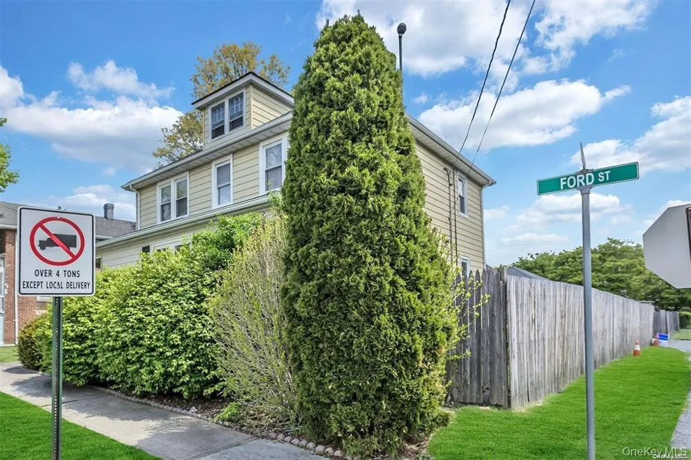 29 Ford Street Glen Cove, NY 11542