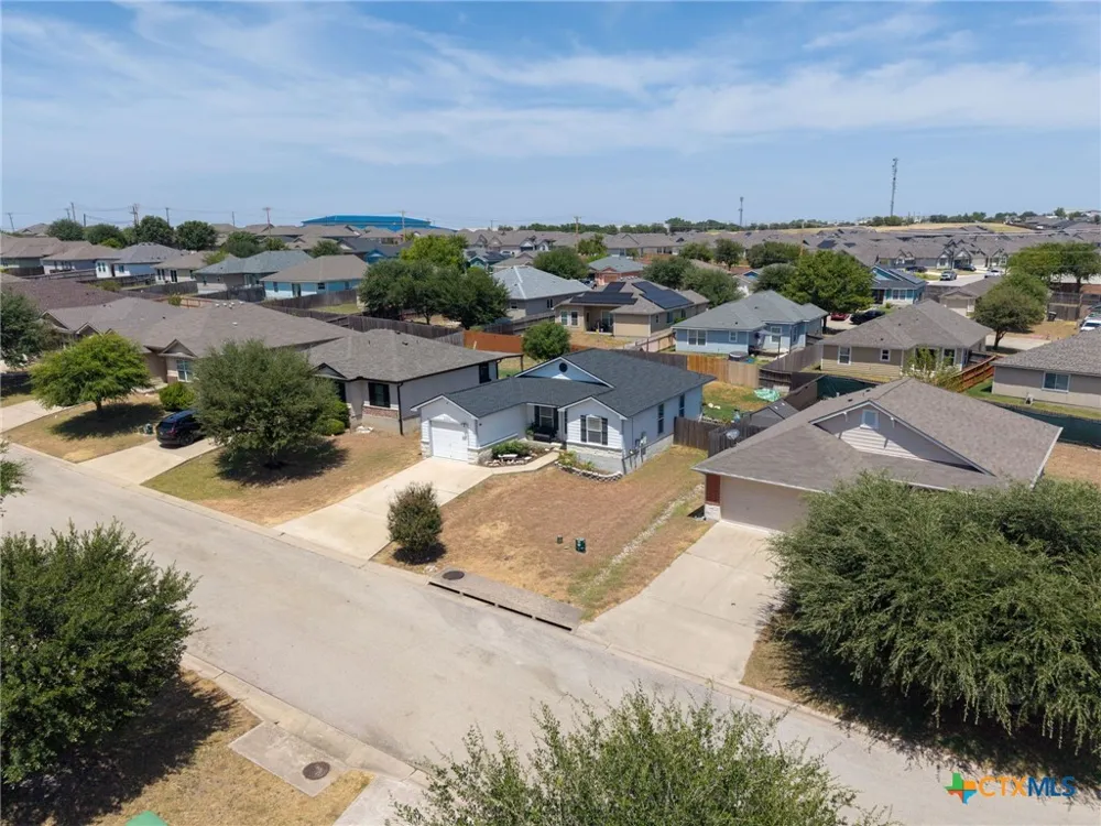 2208 Stoneham Temple, TX 76504