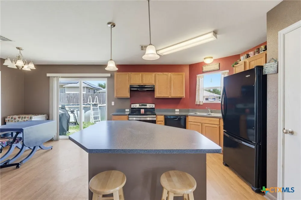 2208 Stoneham Temple, TX 76504