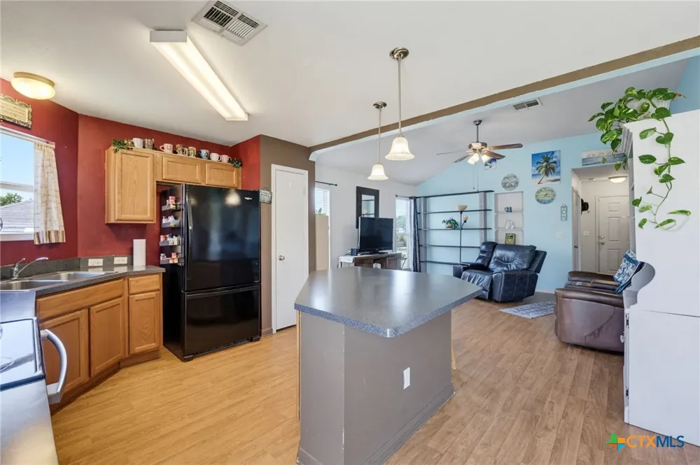 2208 Stoneham Temple, TX 76504