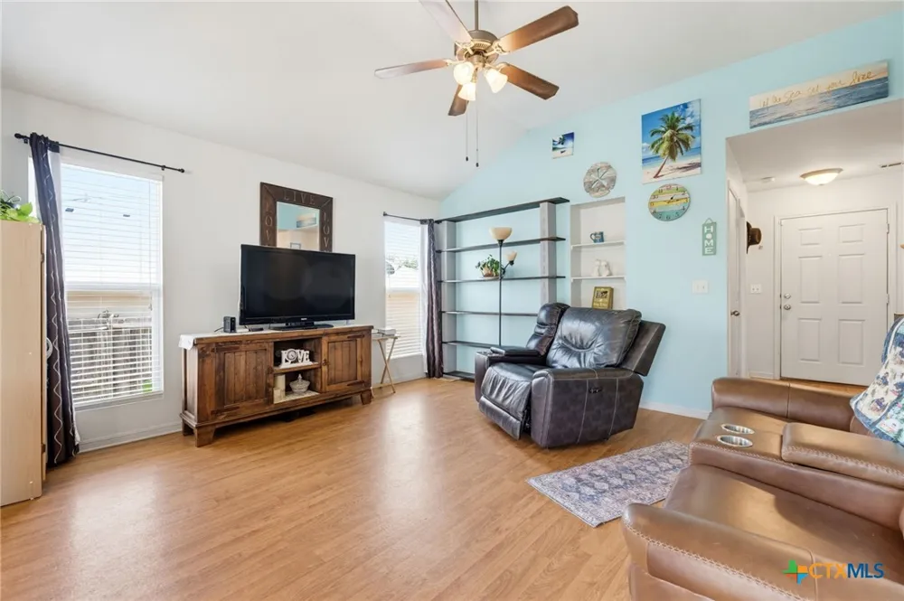 2208 Stoneham Temple, TX 76504