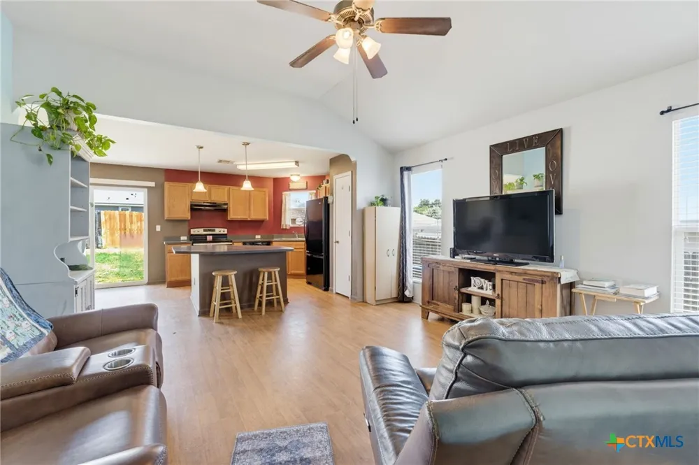 2208 Stoneham Temple, TX 76504