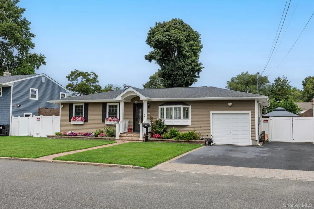 133 Missouri Avenue Bay Shore, NY 11706