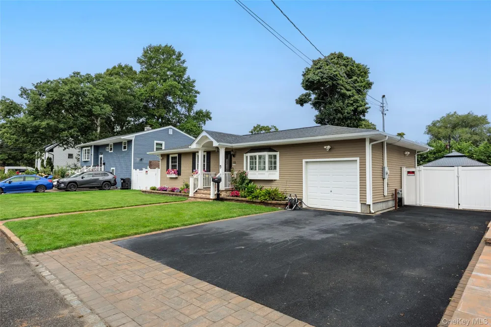 133 Missouri Avenue Bay Shore, NY 11706