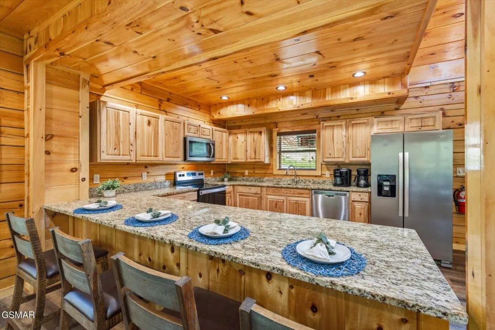 2933 Fiddlers Creek Way Pigeon Forge, TN 37863
