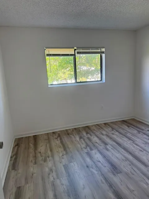 300 PALM CIRCLE W #204