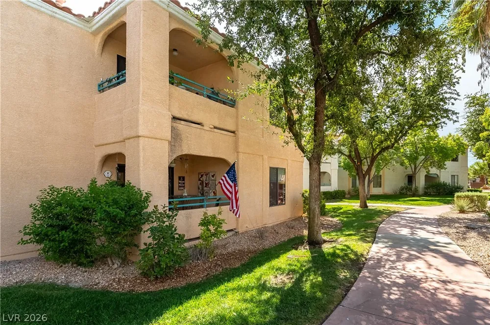 8452 Boseck Drive #123 Las Vegas, NV 89145