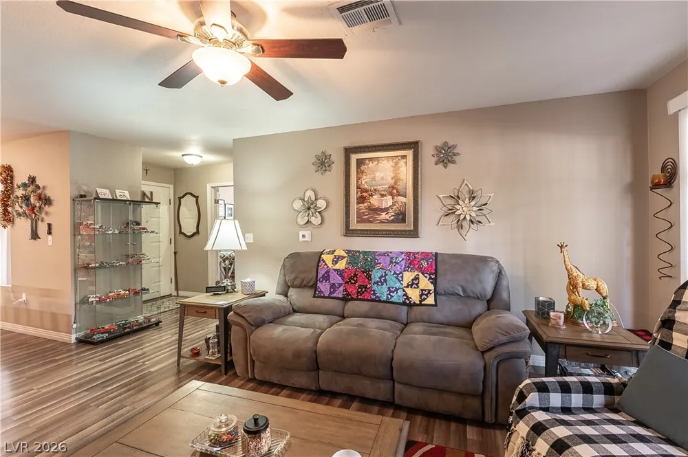 8452 Boseck Drive #123 Las Vegas, NV 89145
