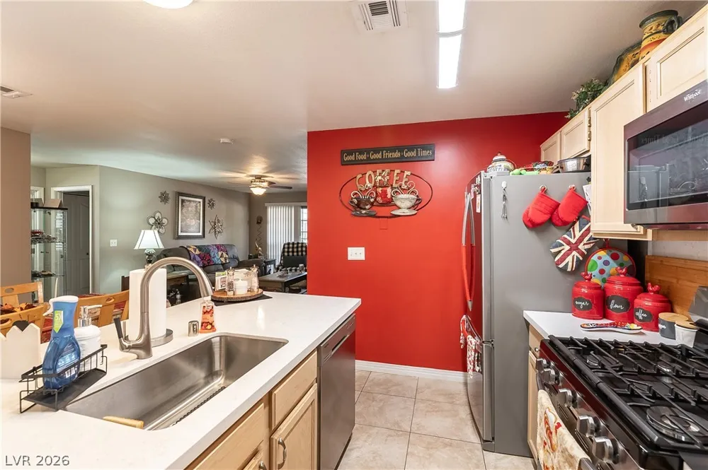 8452 Boseck Drive #123 Las Vegas, NV 89145