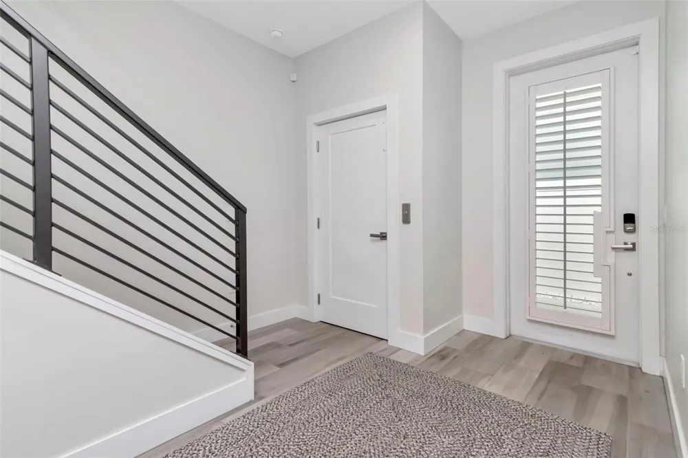 536 4TH AVENUE S #2A St Petersburg, FL 33701