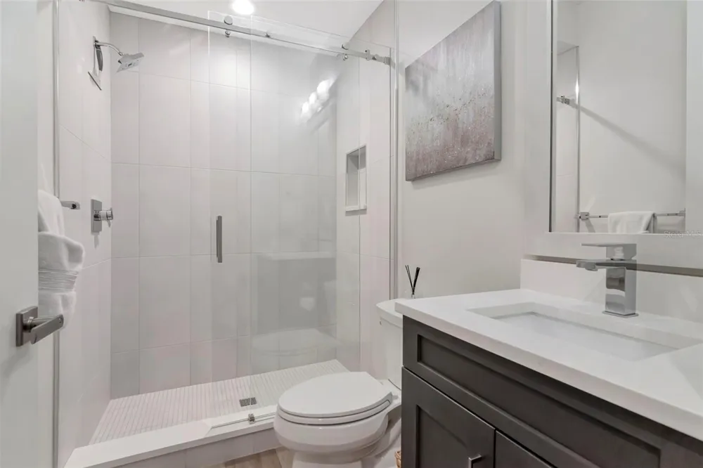 536 4TH AVENUE S #2A St Petersburg, FL 33701