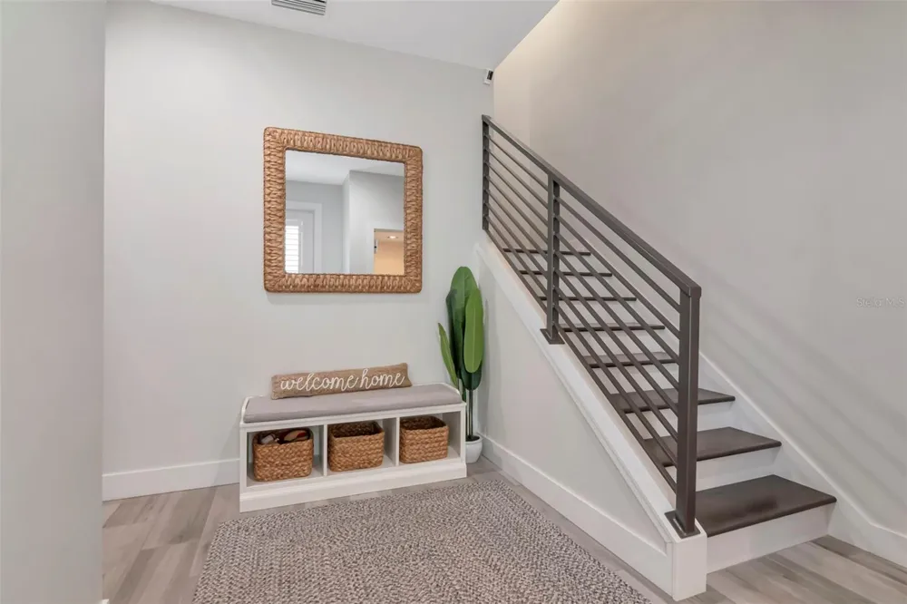 536 4TH AVENUE S #2A St Petersburg, FL 33701