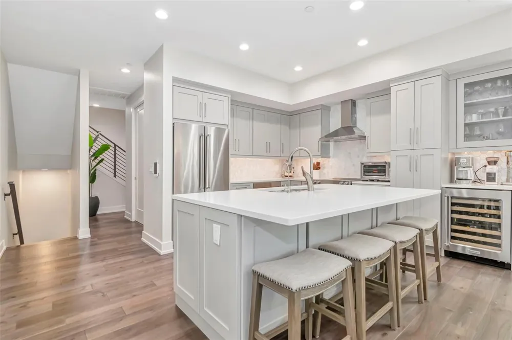 536 4TH AVENUE S #2A St Petersburg, FL 33701