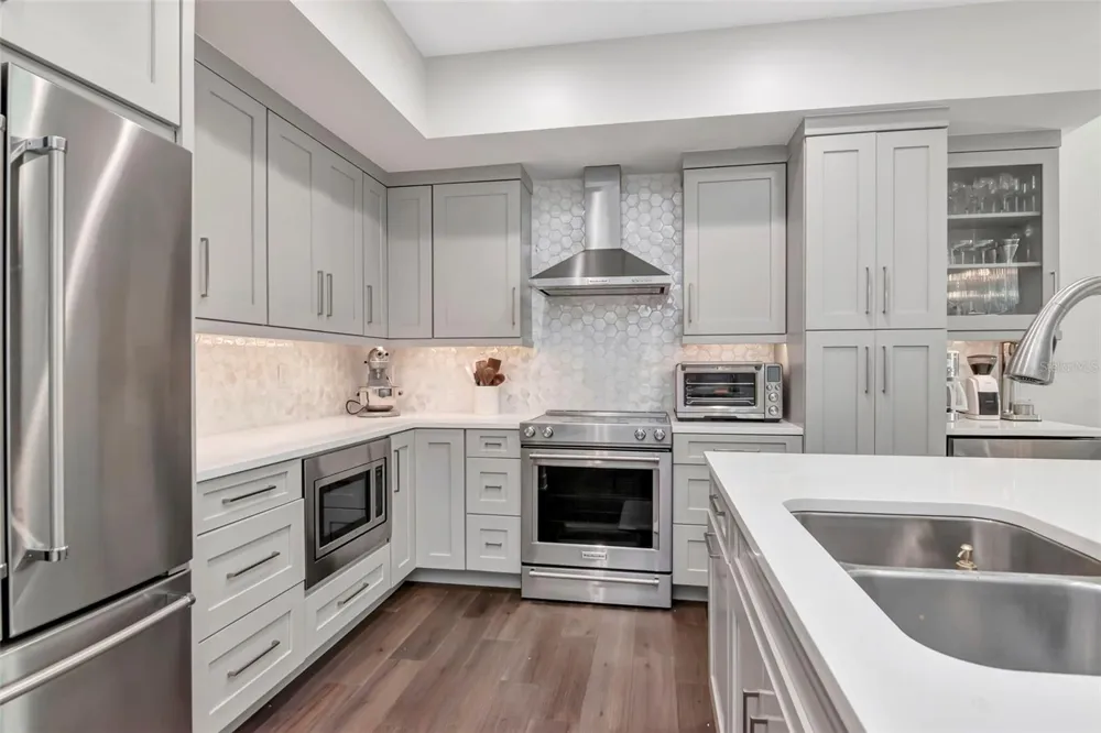 536 4TH AVENUE S #2A St Petersburg, FL 33701