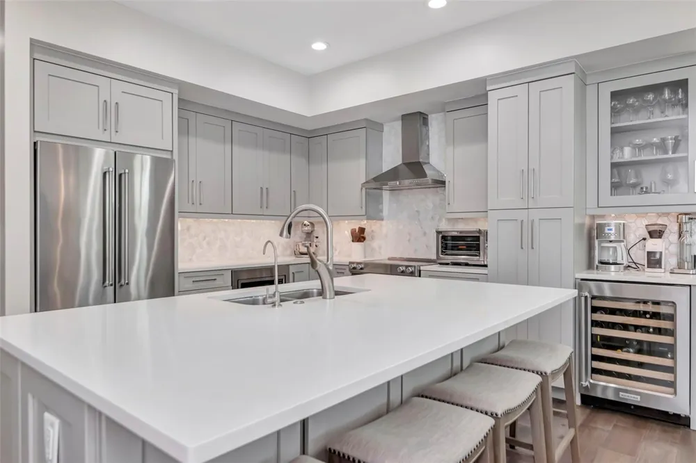 536 4TH AVENUE S #2A St Petersburg, FL 33701